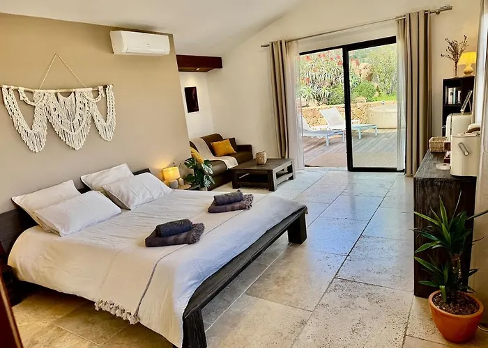 Hébergement de vacances Casetta Di Asciaghju, Avec Jacuzzi Prive Et Acces Direct Aux Plages